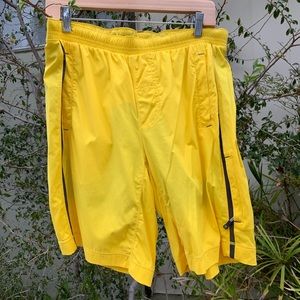 Lululemon Pace Breaker Short 9" Liner Size M